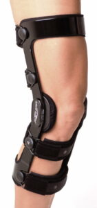 4titude knee brace for sports and active life style
